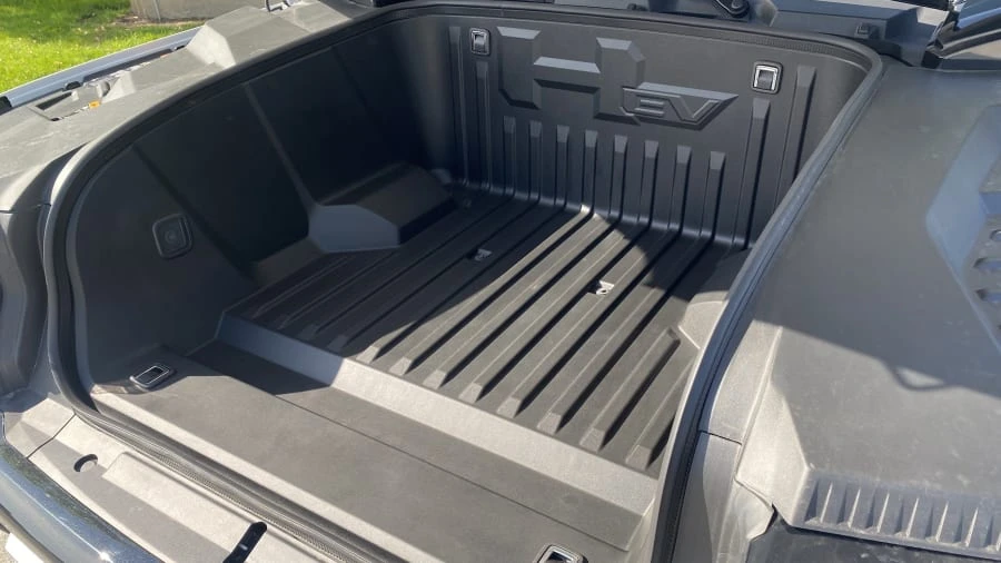 2022 GMC Hummer EV - Image 10 of 15