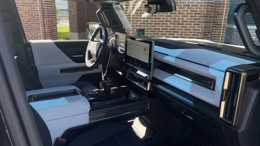 2022 GMC Hummer EV - Image 12 of 15