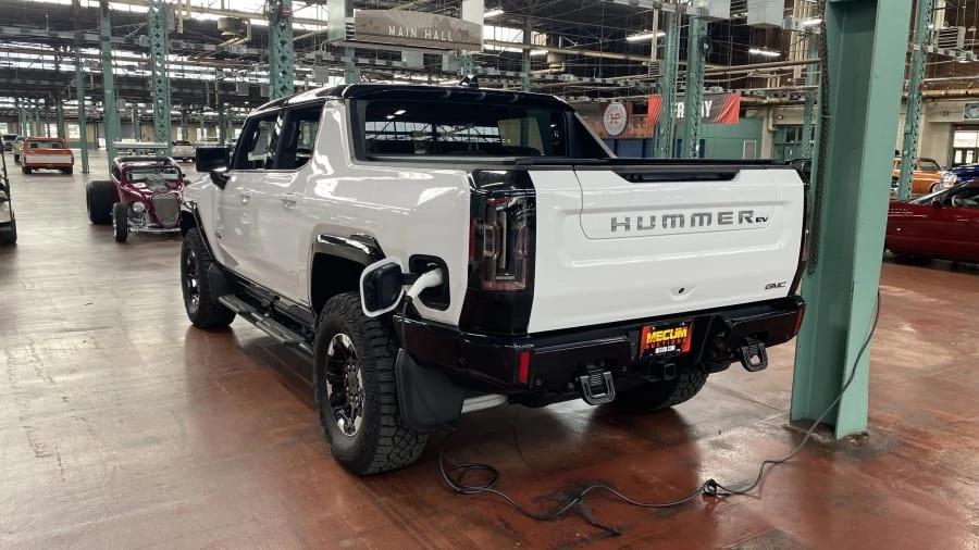 2022 GMC Hummer EV - Image 13 of 14