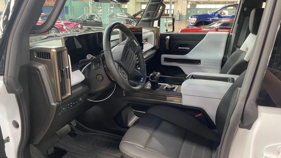 2022 GMC Hummer EV - Image 7 of 14