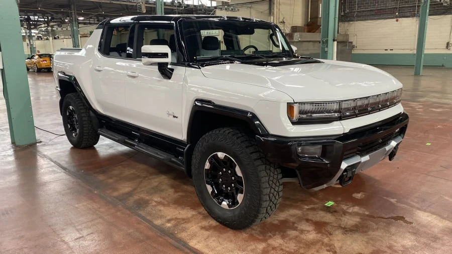 2022 GMC Hummer EV - Image 14 of 14