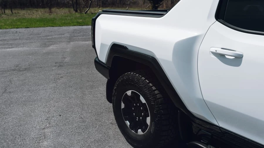 2022 GMC Hummer EV - Image 6 of 10