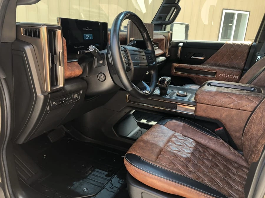 2022 GMC Hummer EV - Image 10 of 13