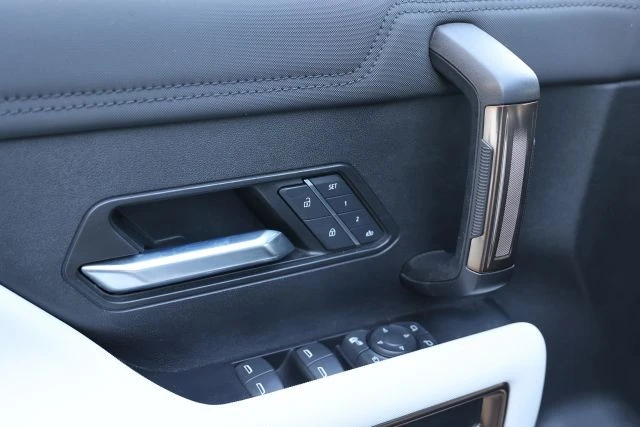 2022 GMC Hummer EV - Image 10 of 21