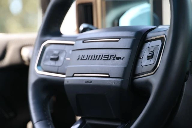 2022 GMC Hummer EV - Image 17 of 21