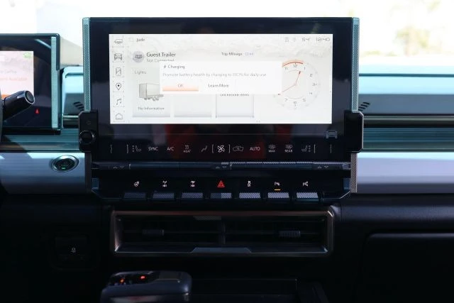 2022 GMC Hummer EV - Image 20 of 21