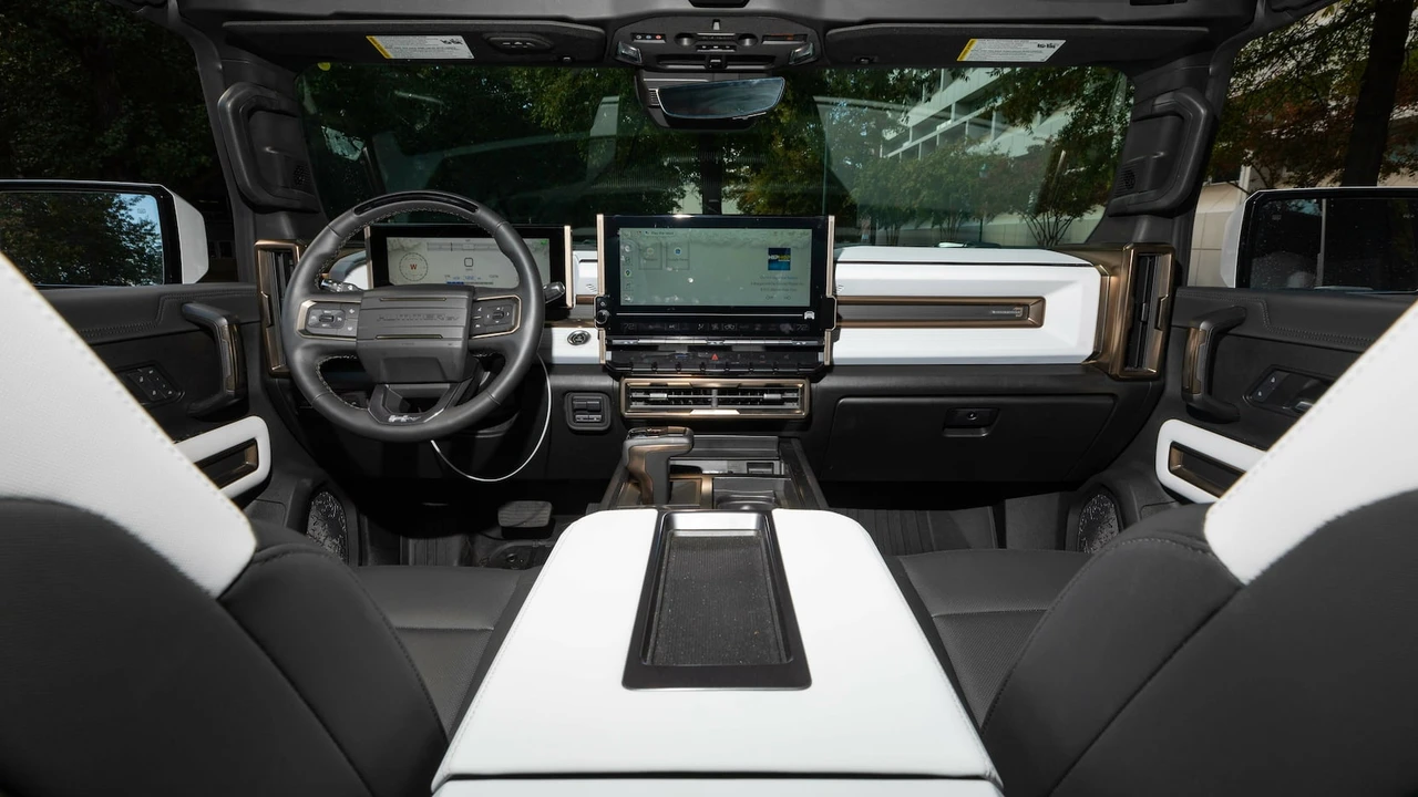 2022 GMC Hummer EV - Image 12 of 19