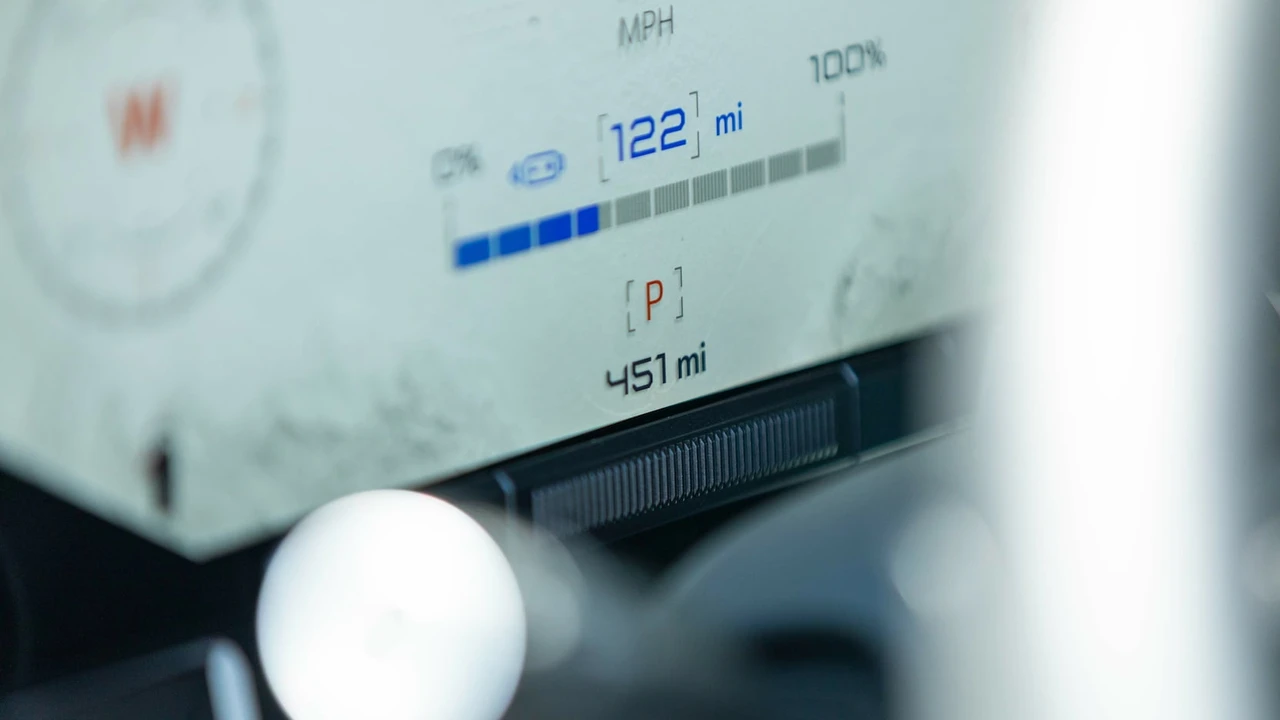 2022 GMC Hummer EV - Image 19 of 19