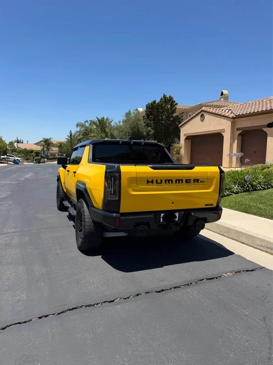 2022 GMC Hummer EV - Image 4 of 7