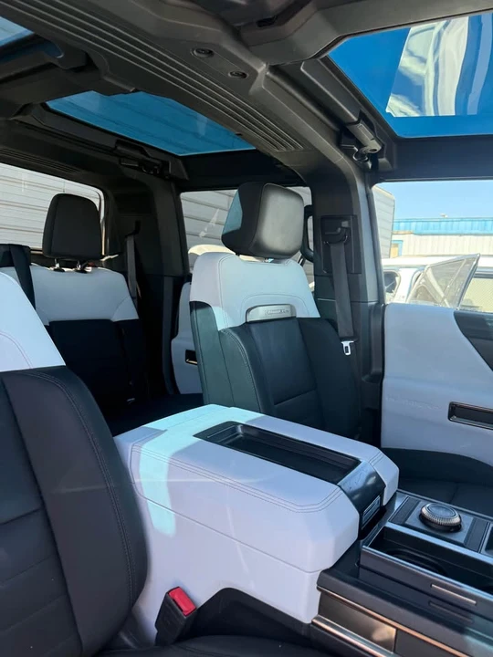 2022 GMC Hummer EV - Image 11 of 11