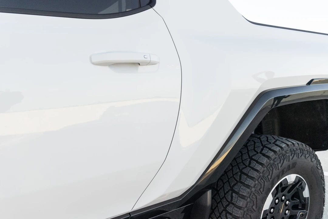 2022 GMC Hummer EV - Image 30 of 31
