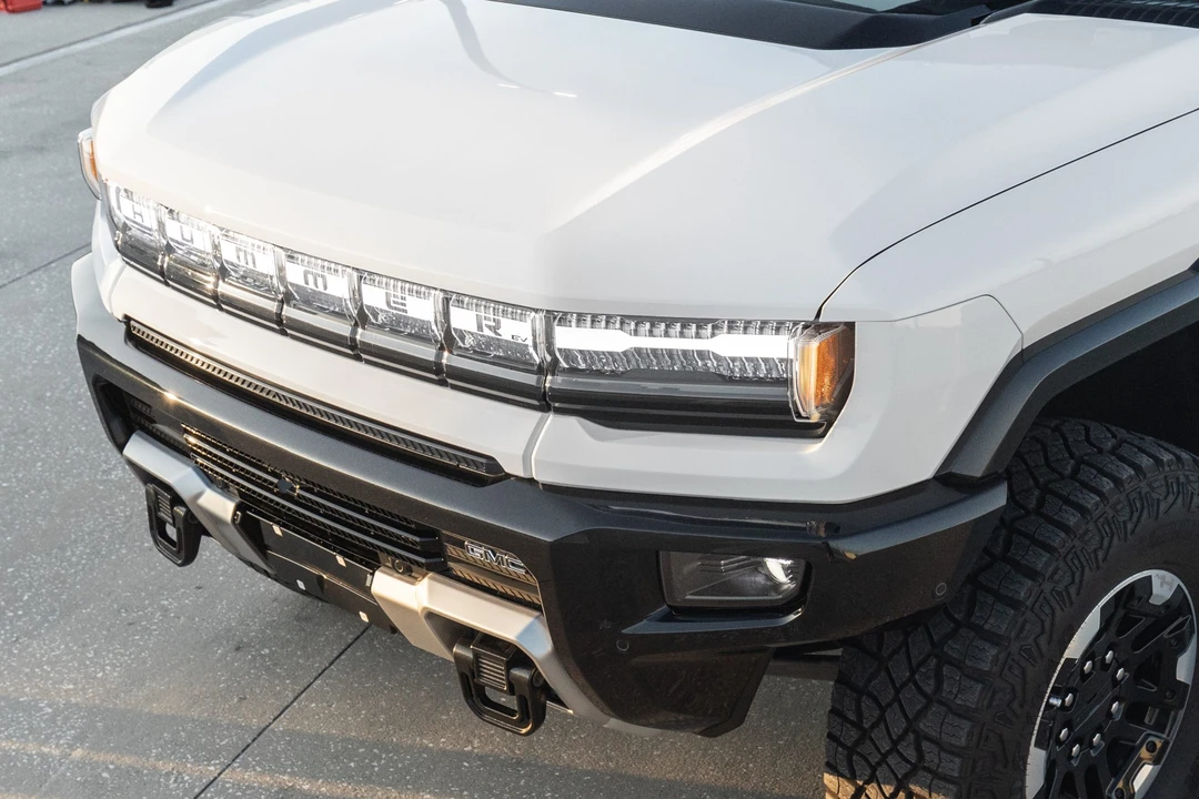 2022 GMC Hummer EV - Image 22 of 31
