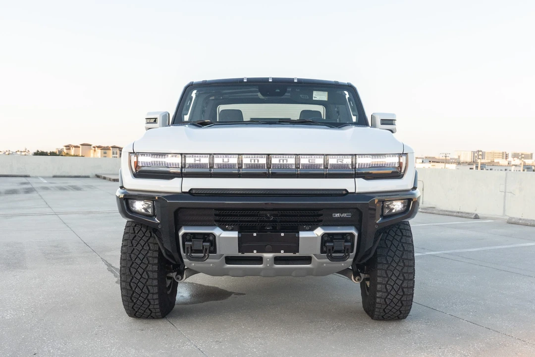 2022 GMC Hummer EV - Image 19 of 31