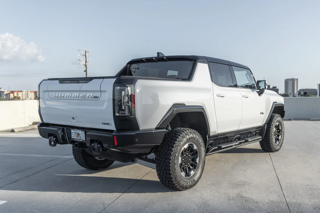 2022 GMC Hummer EV - Image 6 of 31