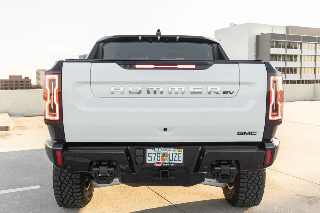 2022 GMC Hummer EV - Image 15 of 31
