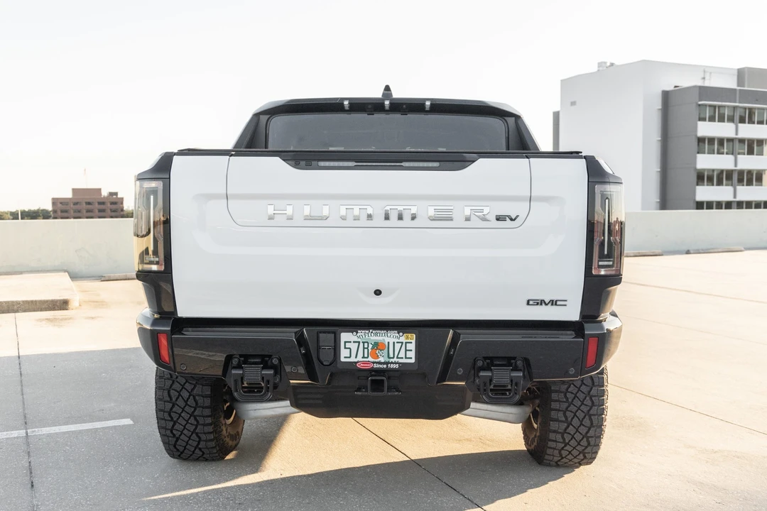 2022 GMC Hummer EV - Image 14 of 31