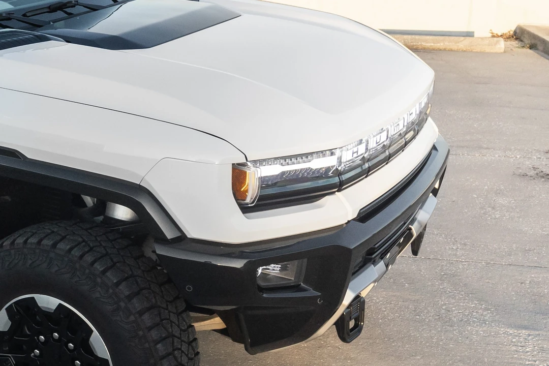 2022 GMC Hummer EV - Image 23 of 31