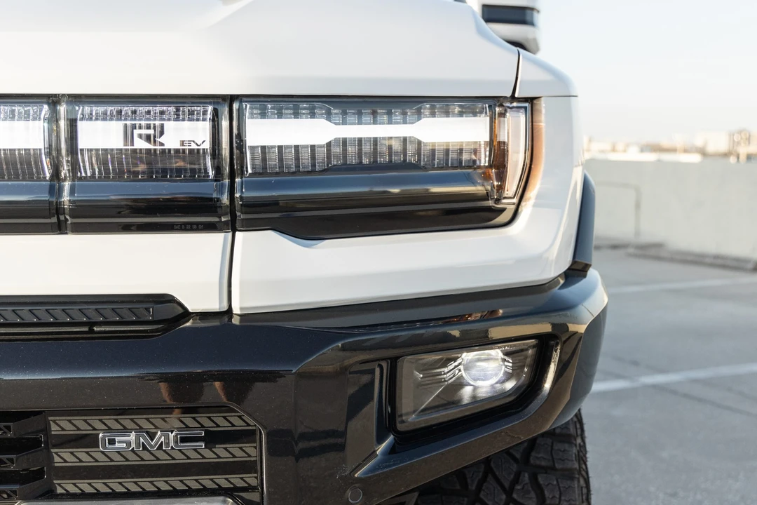 2022 GMC Hummer EV - Image 21 of 31