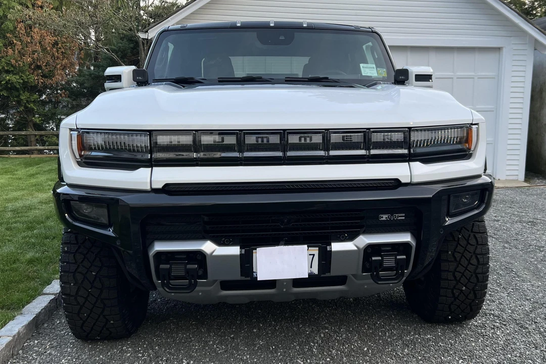 2022 GMC Hummer EV - Image 2 of 31