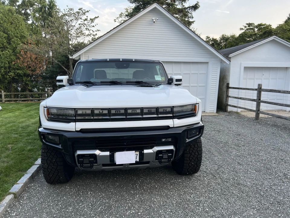 2022 GMC Hummer EV - Image 6 of 31