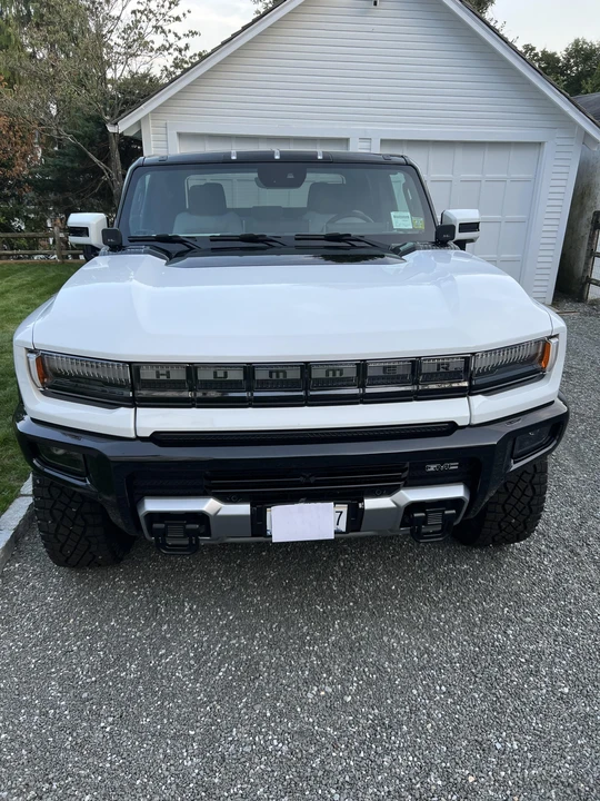 2022 GMC Hummer EV - Image 7 of 31