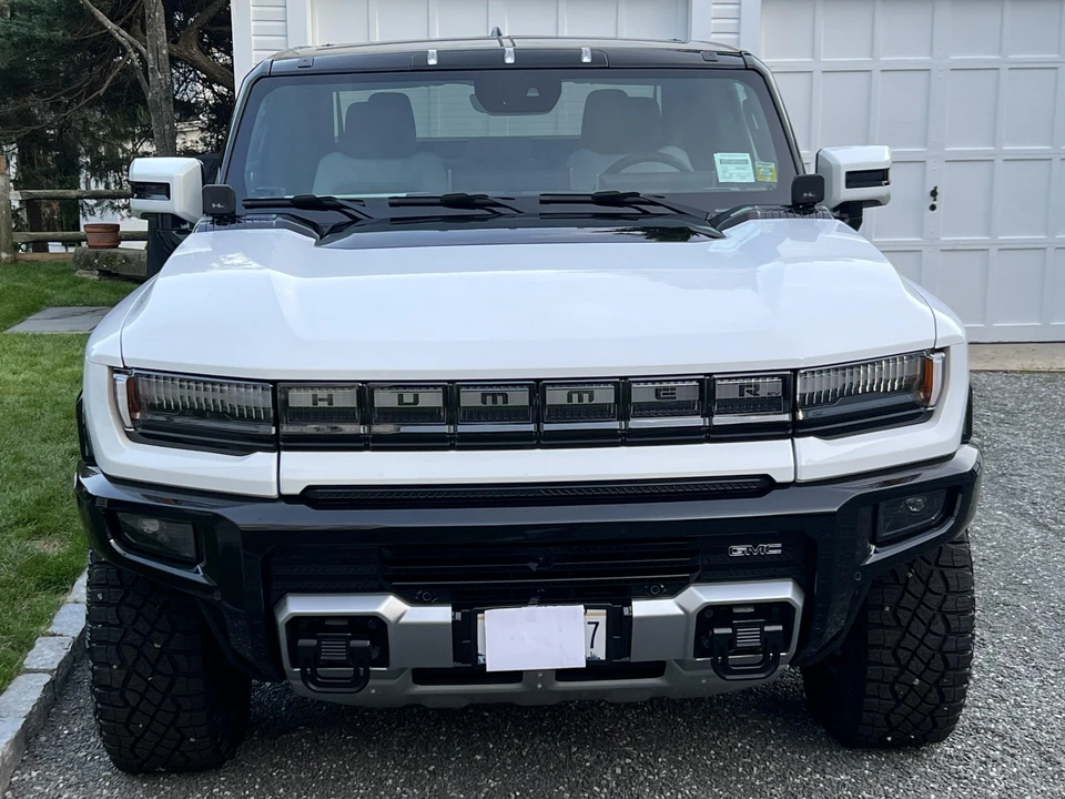 2022 GMC Hummer EV - Image 8 of 31