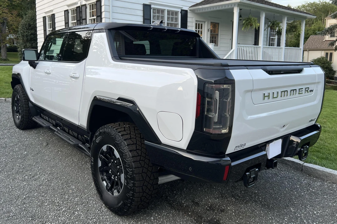 2022 GMC Hummer EV - Image 4 of 31
