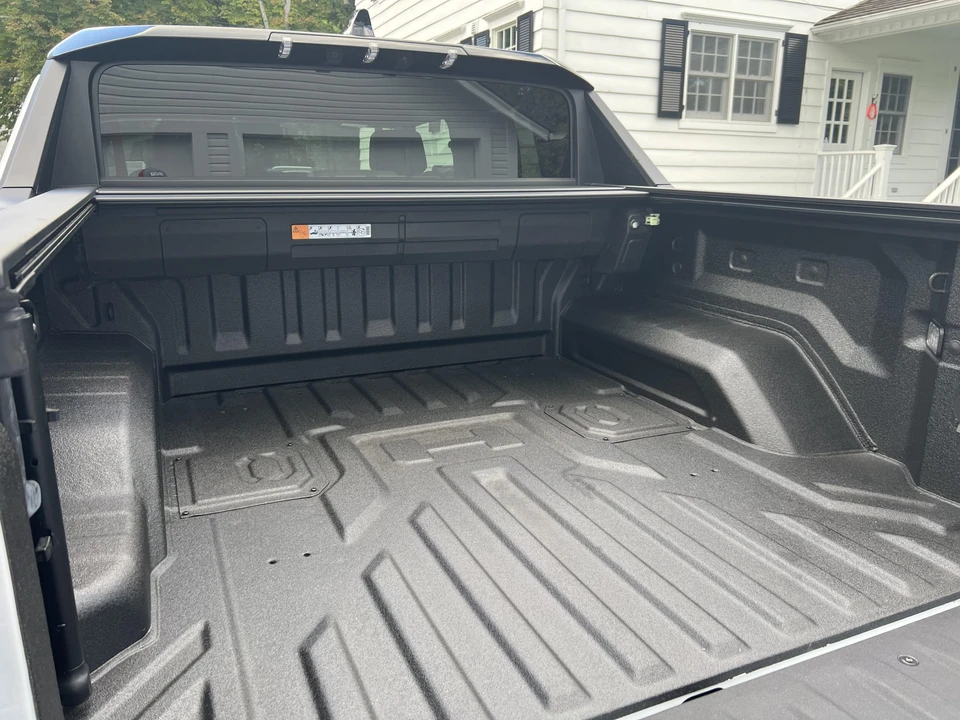 2022 GMC Hummer EV - Image 30 of 31
