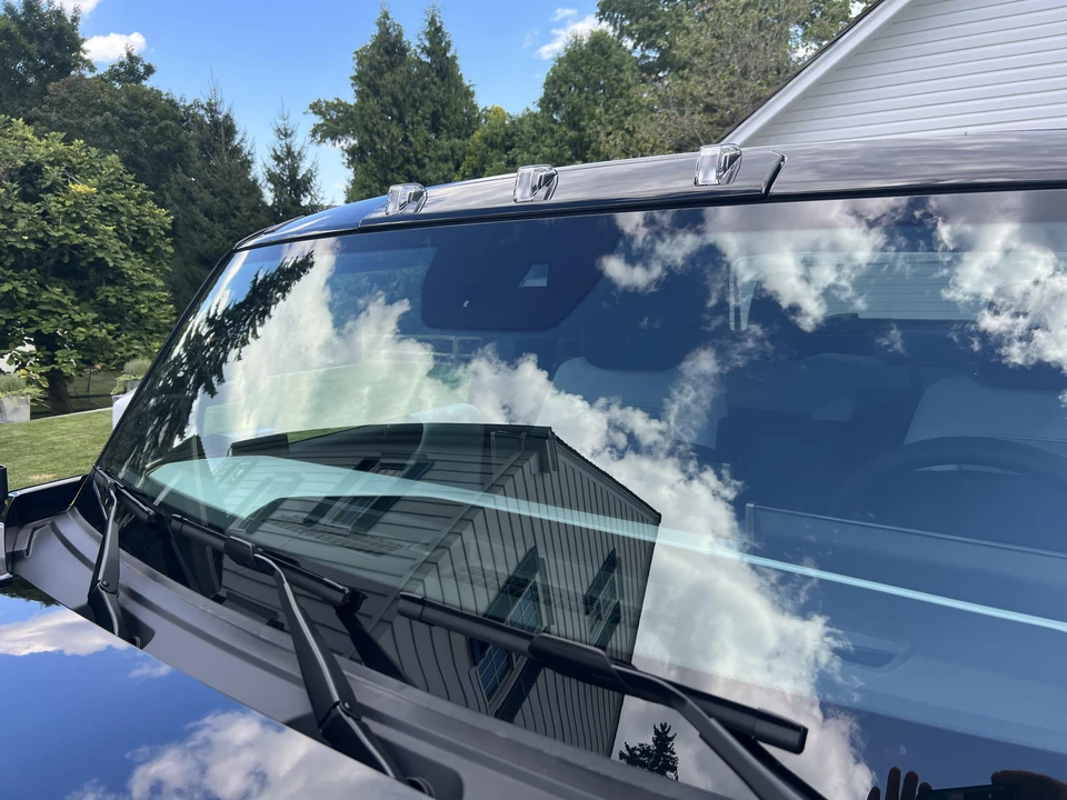 2022 GMC Hummer EV - Image 25 of 31