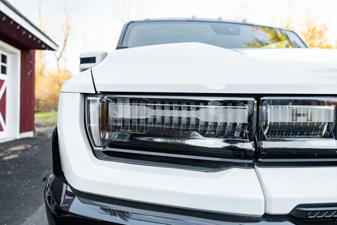 2022 GMC Hummer EV - Image 9 of 31