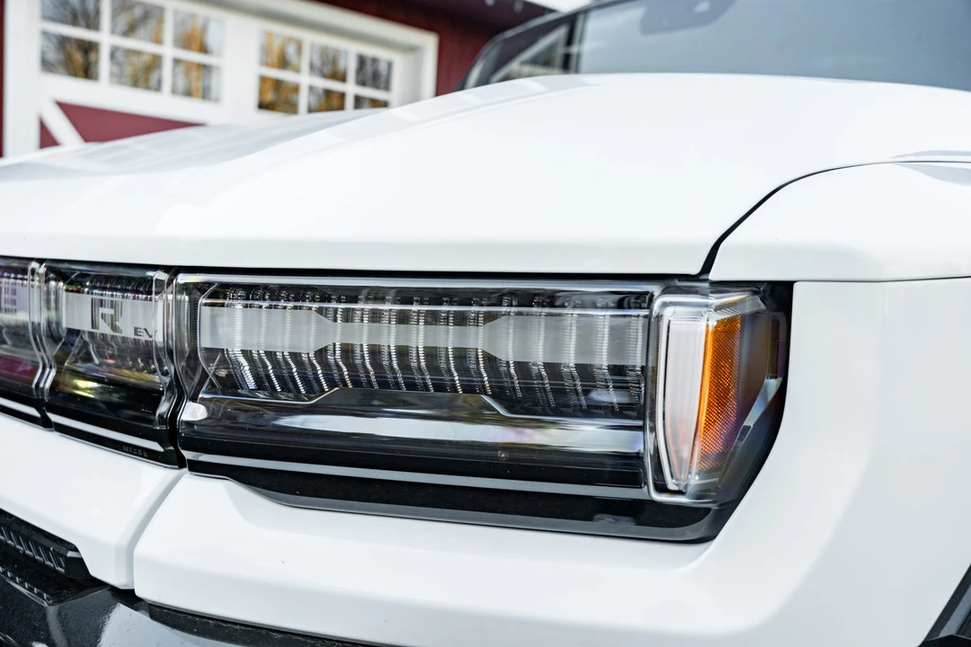 2022 GMC Hummer EV - Image 11 of 31
