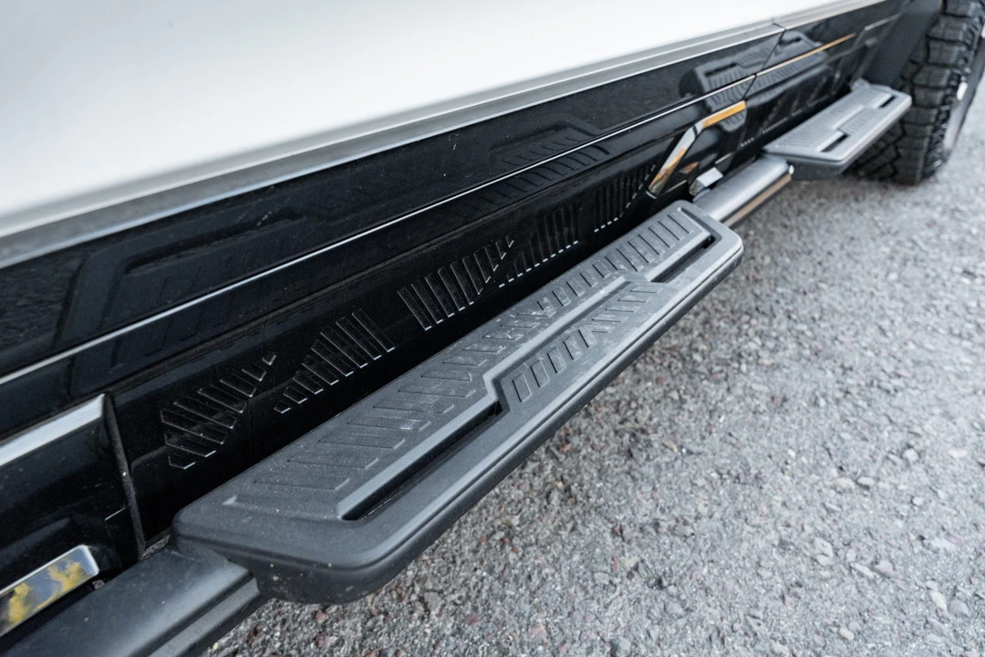 2022 GMC Hummer EV - Image 19 of 31
