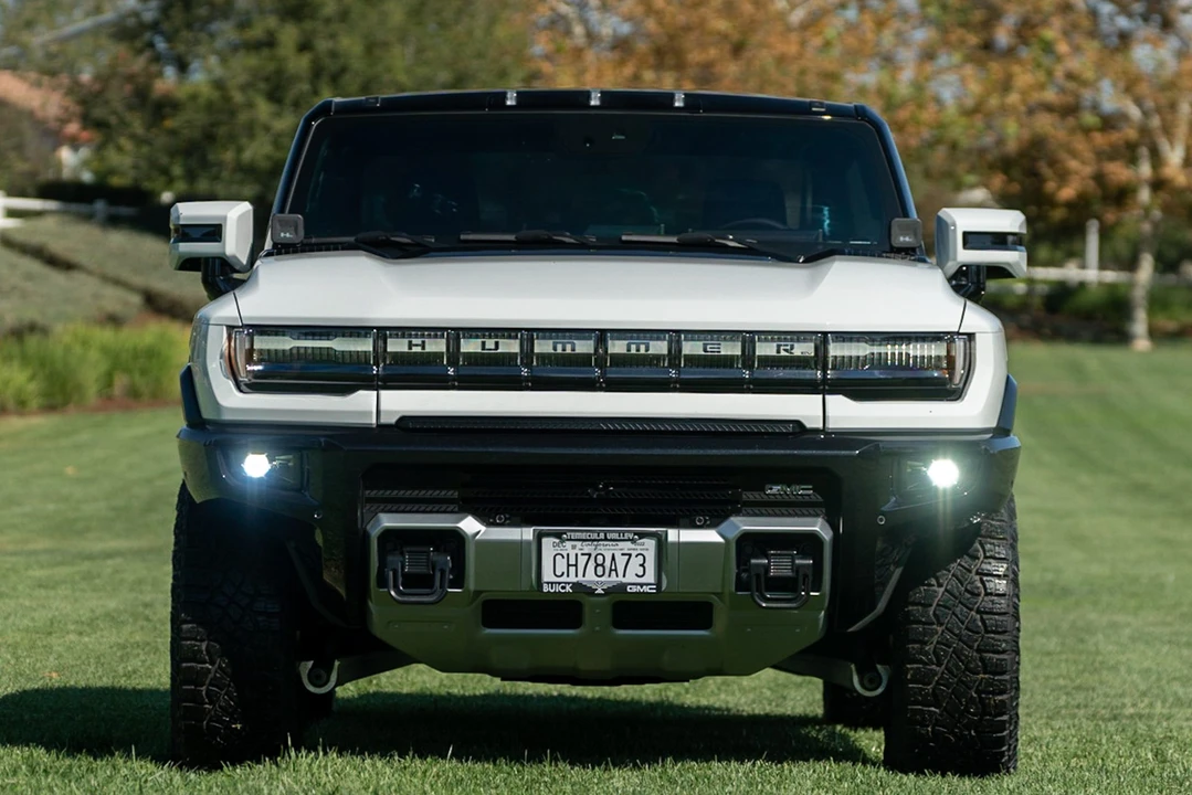 2022 GMC Hummer EV - Image 5 of 31