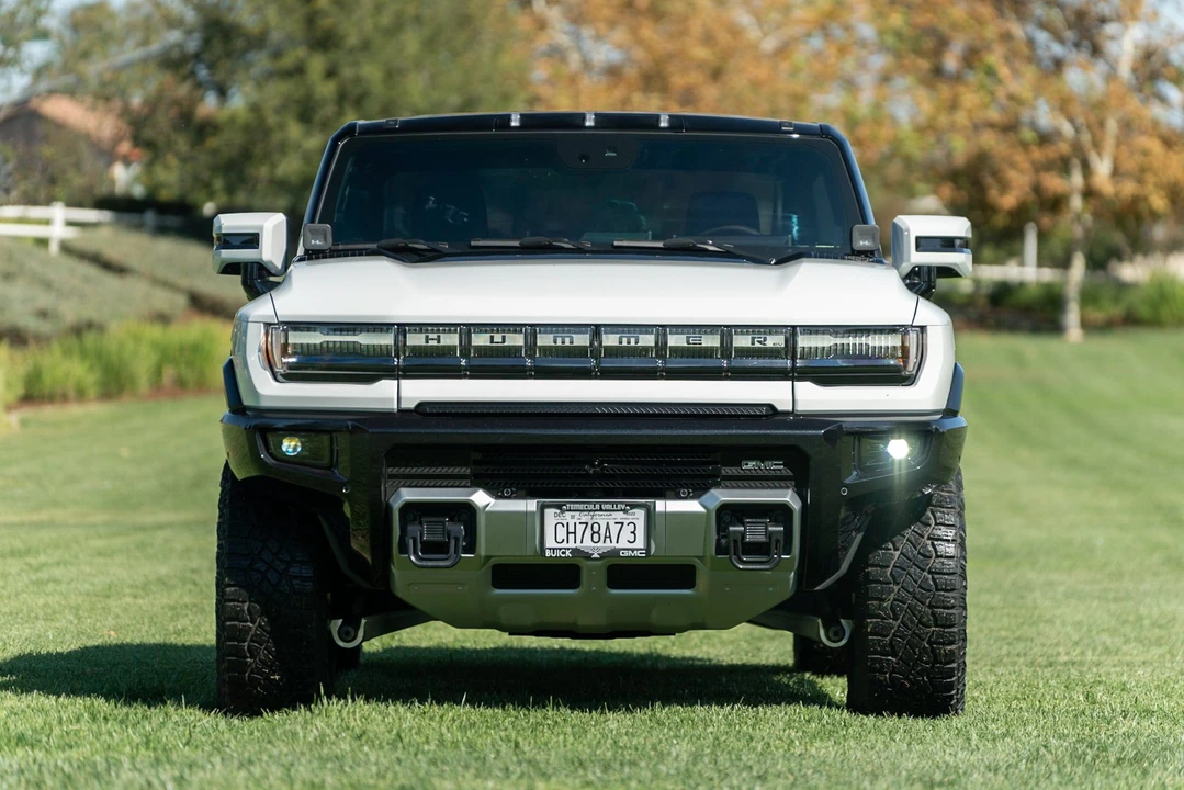 2022 GMC Hummer EV - Image 3 of 31