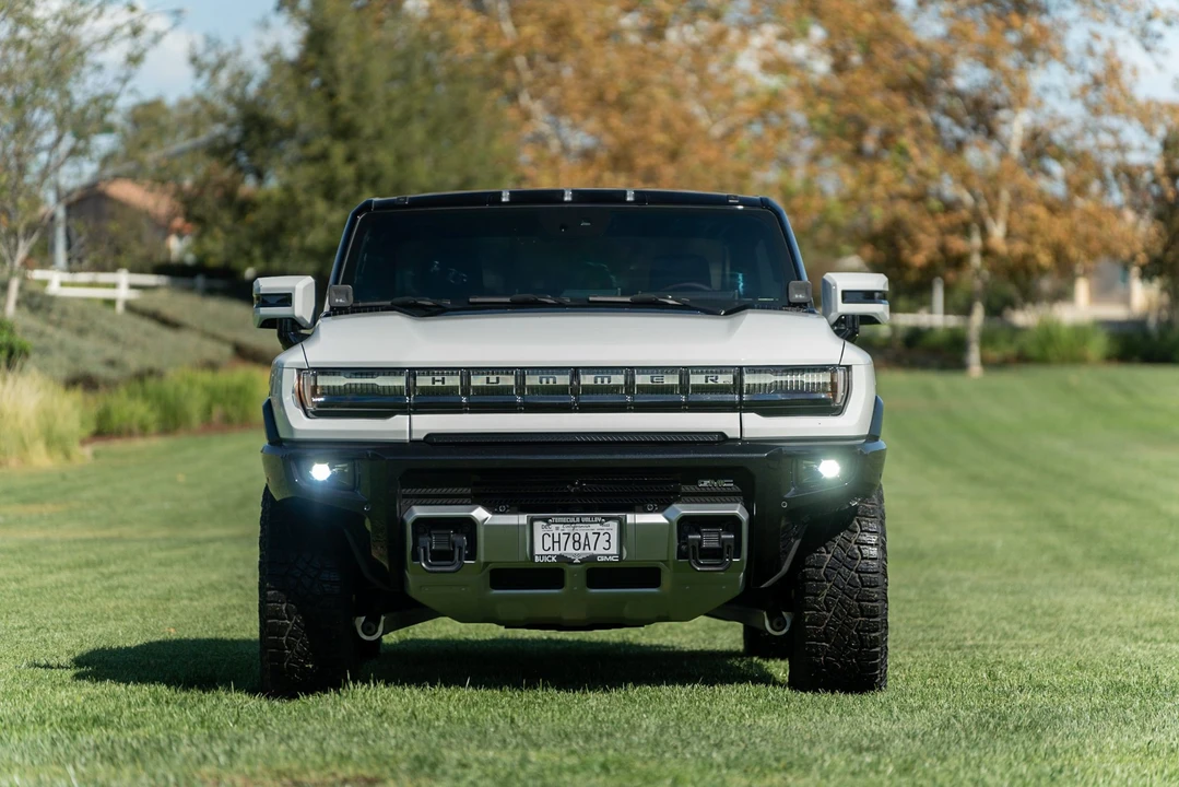 2022 GMC Hummer EV - Image 4 of 31