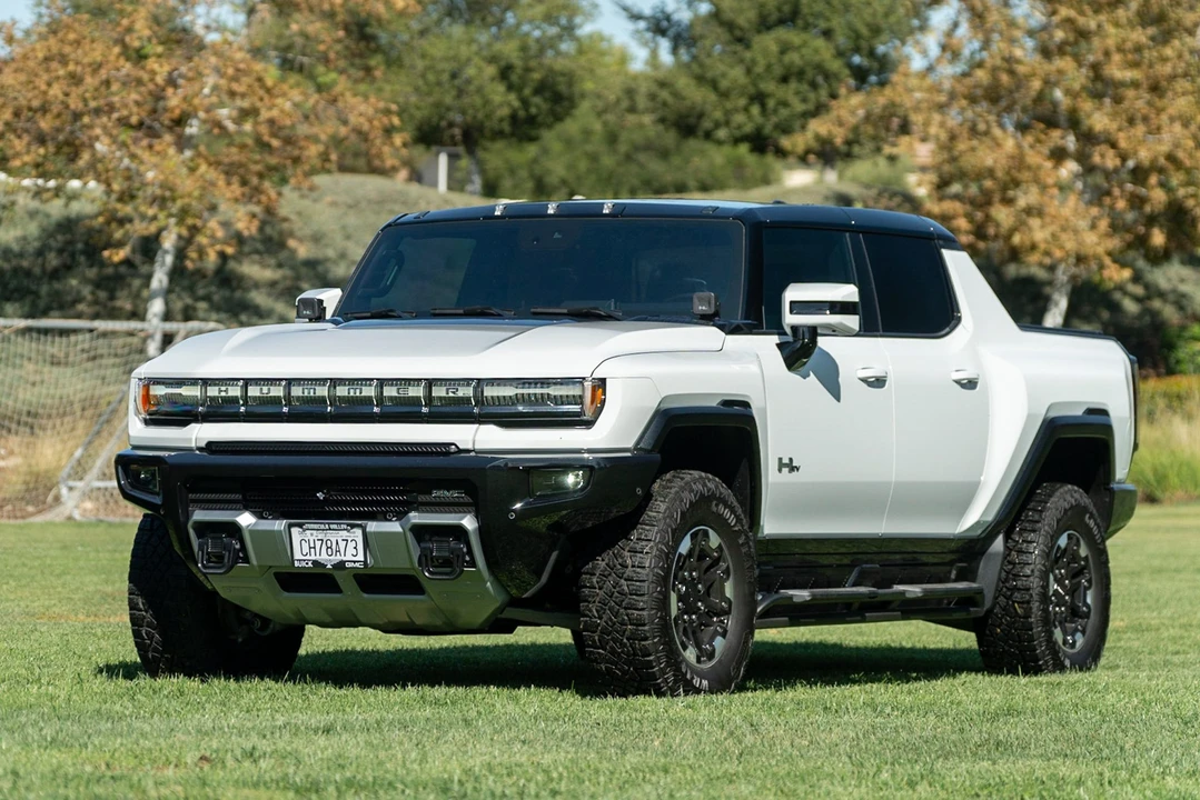 2022 GMC Hummer EV - Image 2 of 31