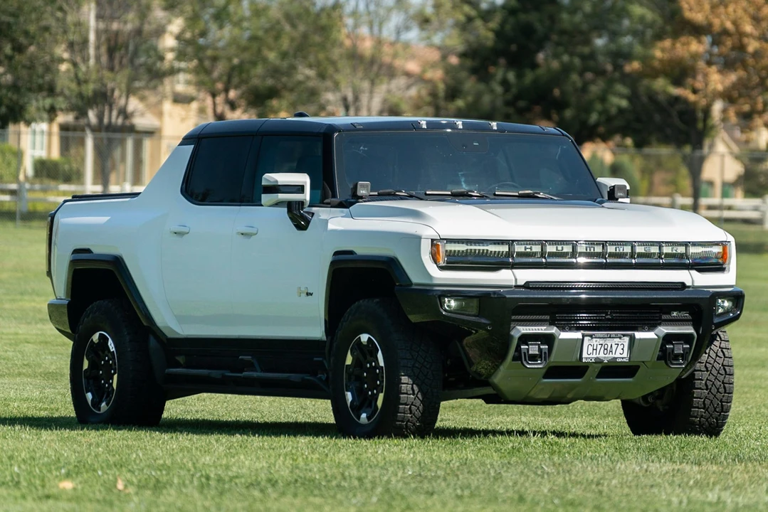 2022 GMC Hummer EV - Image 6 of 31