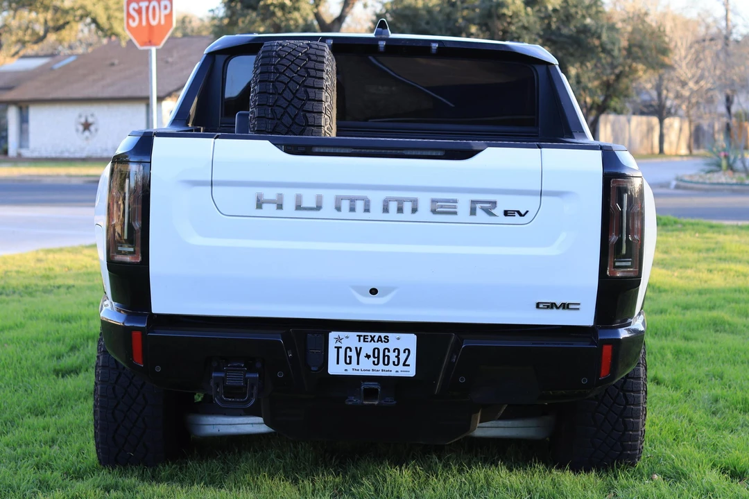 2022 GMC Hummer EV - Image 5 of 31