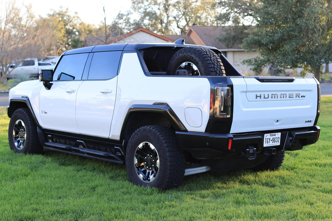 2022 GMC Hummer EV - Image 4 of 31