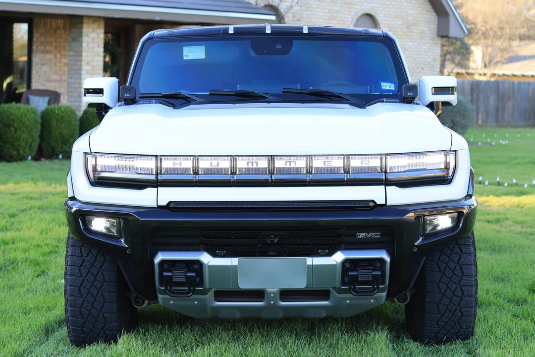 2022 GMC Hummer EV - Image 2 of 31