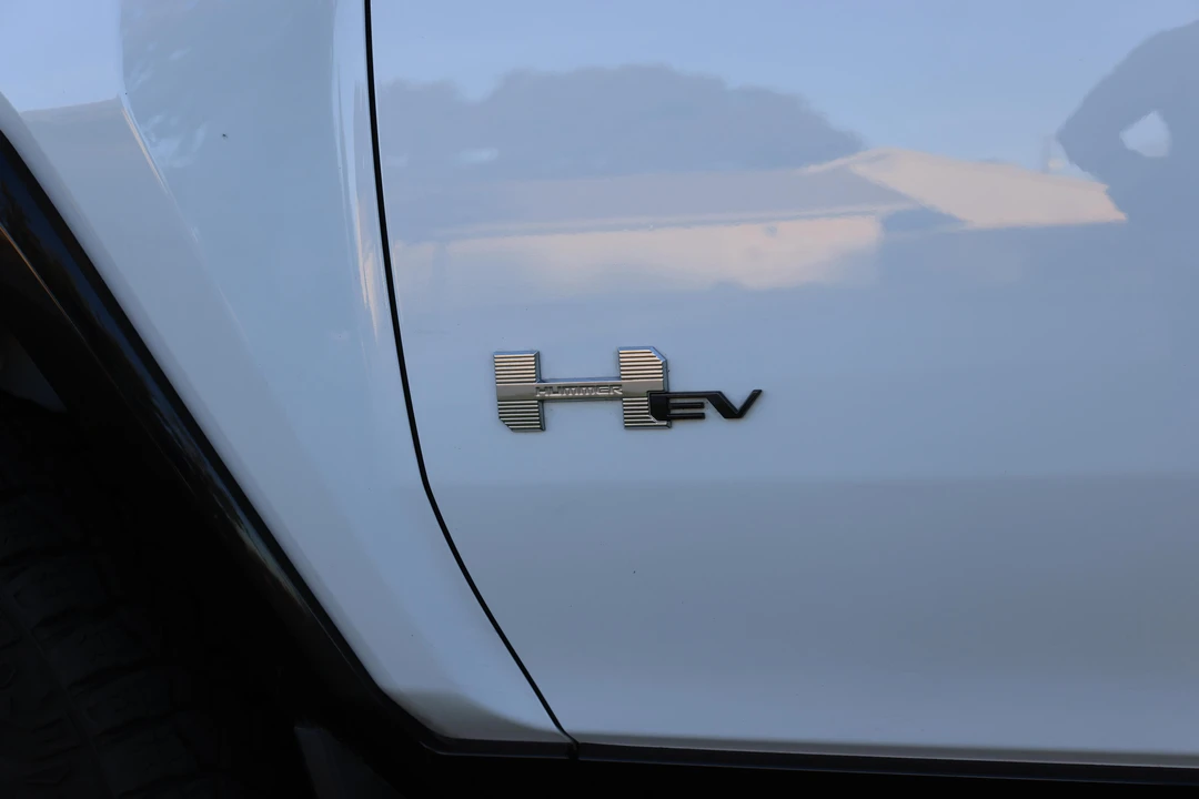2022 GMC Hummer EV - Image 31 of 31
