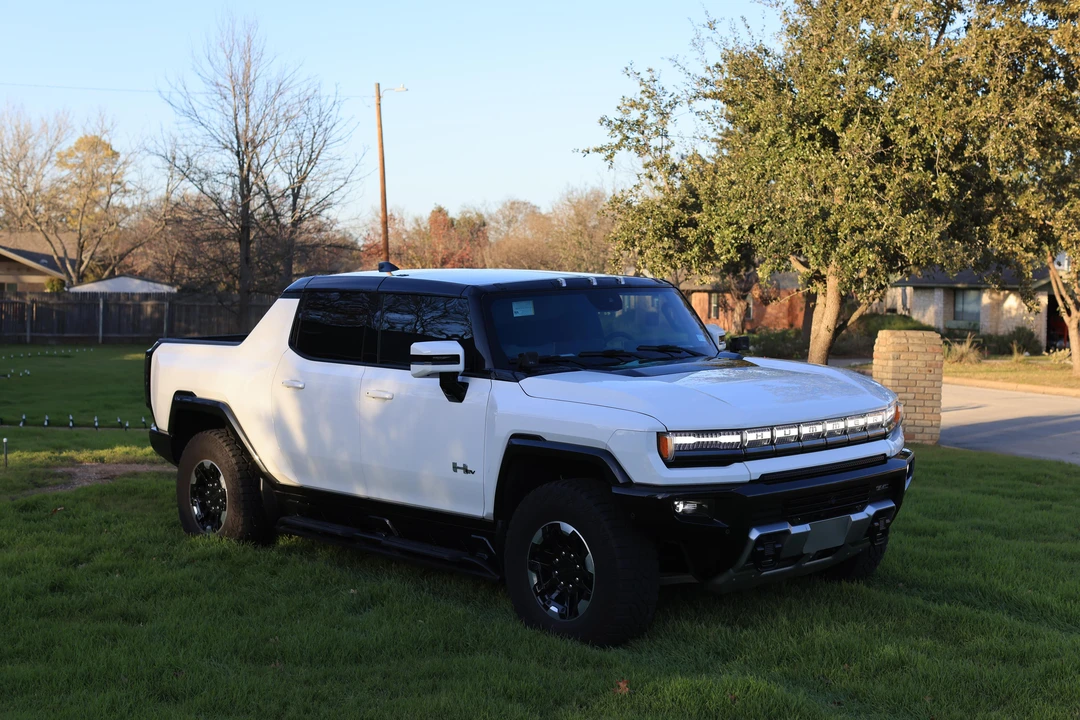 2022 GMC Hummer EV - Image 15 of 31
