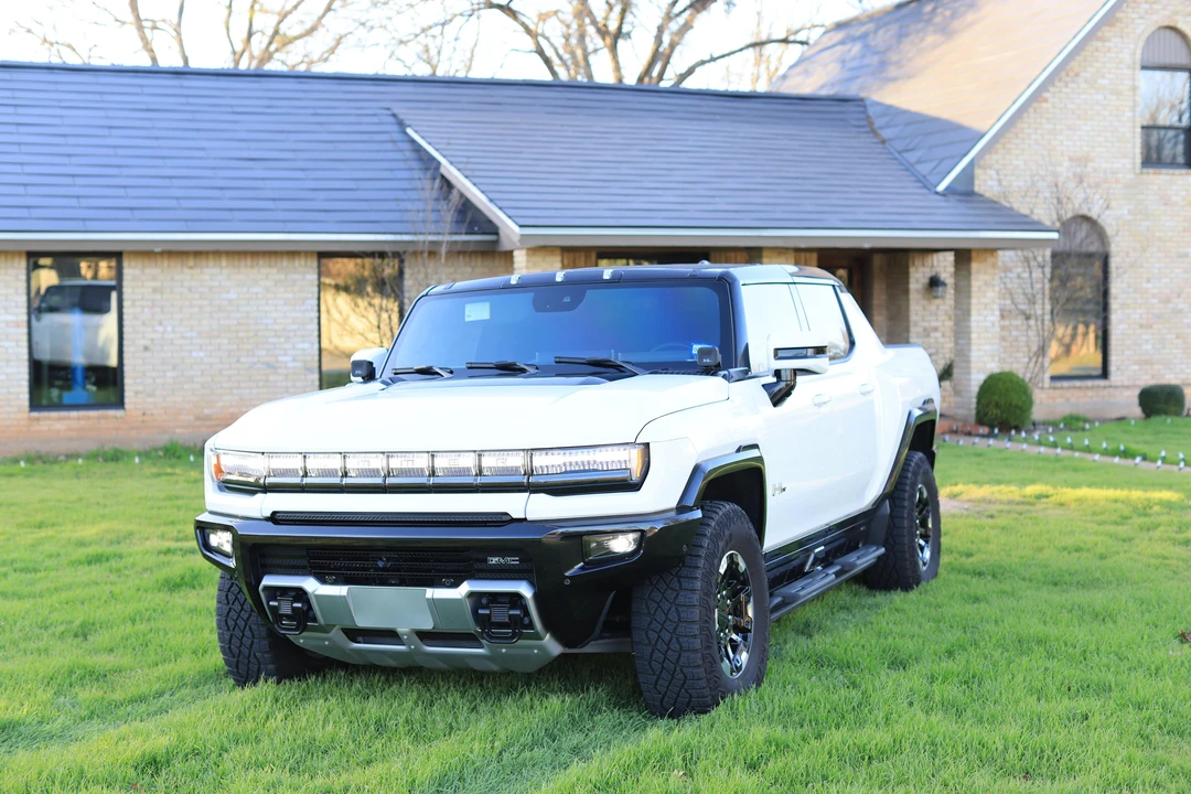 2022 GMC Hummer EV - Image 6 of 31