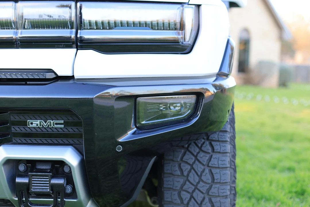 2022 GMC Hummer EV - Image 24 of 31