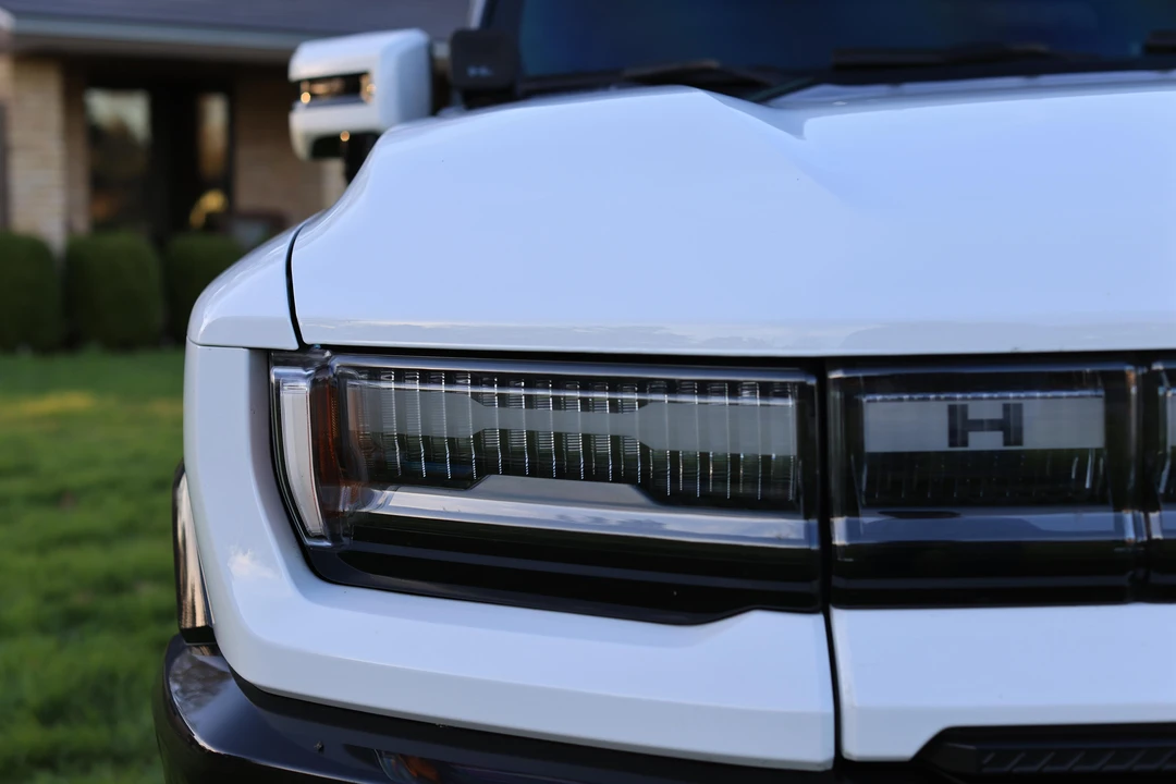 2022 GMC Hummer EV - Image 21 of 31