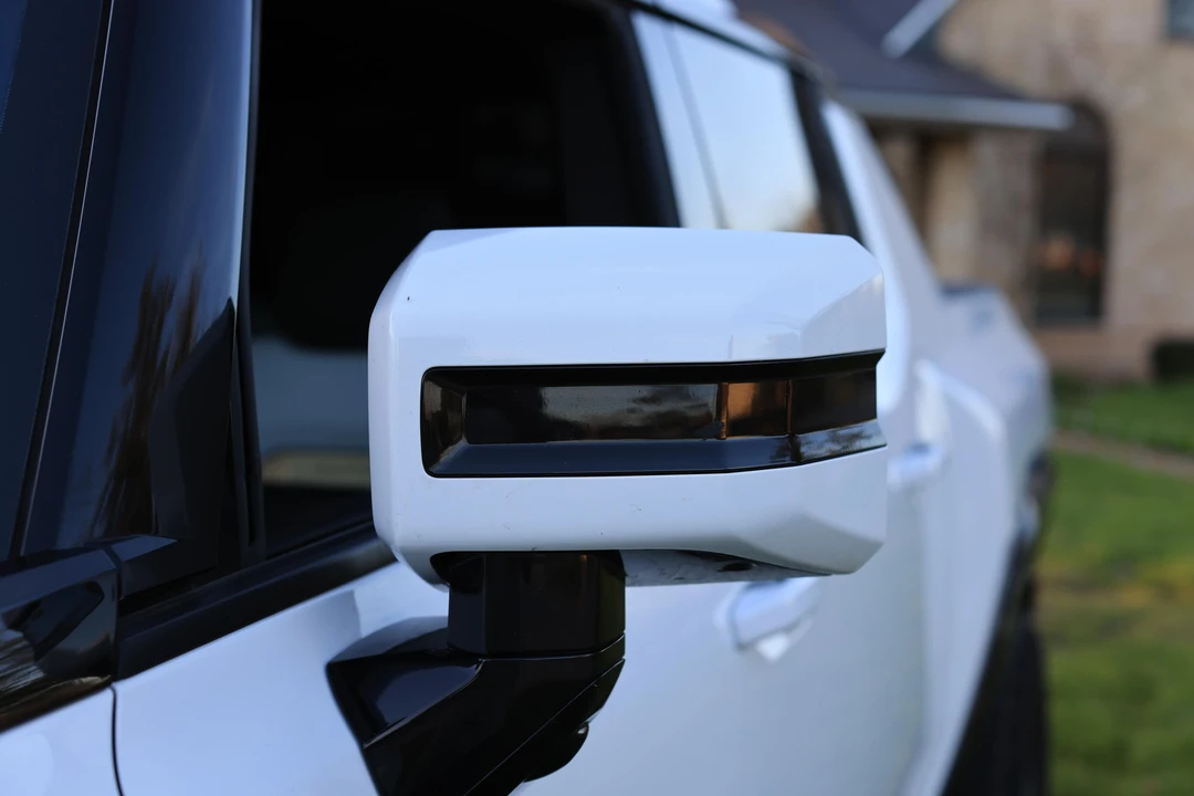2022 GMC Hummer EV - Image 29 of 31