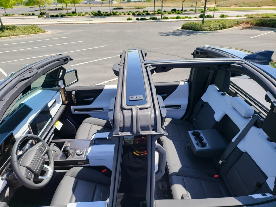 2022 GMC Hummer EV - Image 30 of 31