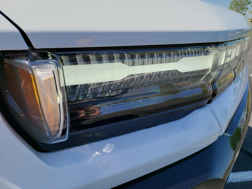 2022 GMC Hummer EV - Image 21 of 31