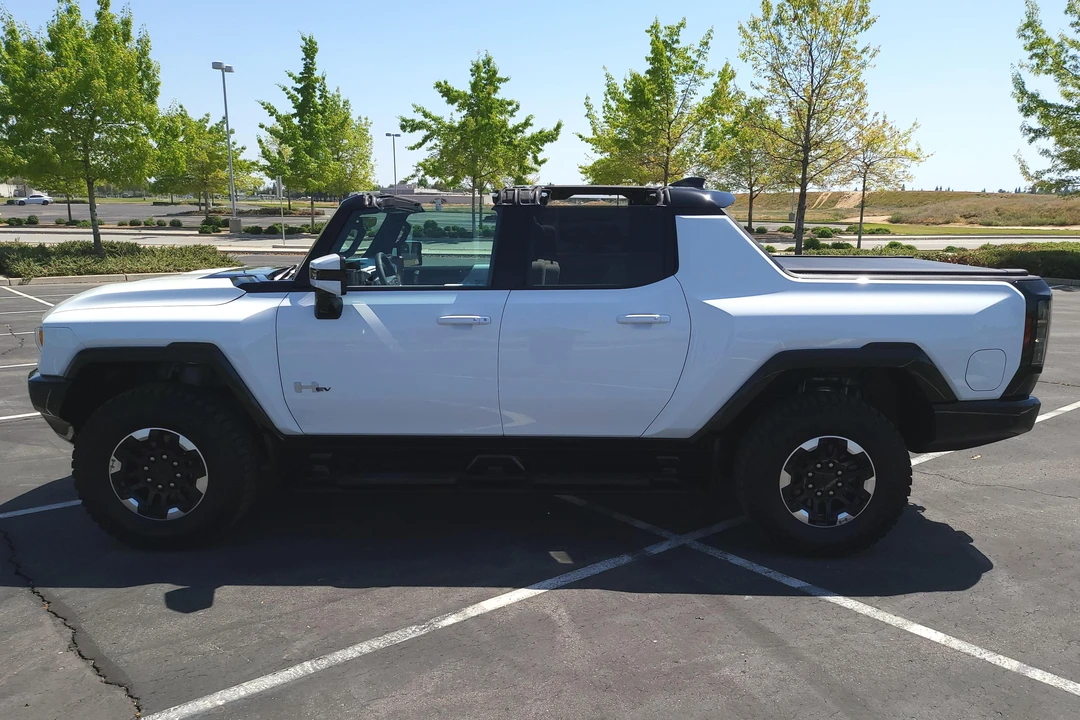 2022 GMC Hummer EV - Image 3 of 31
