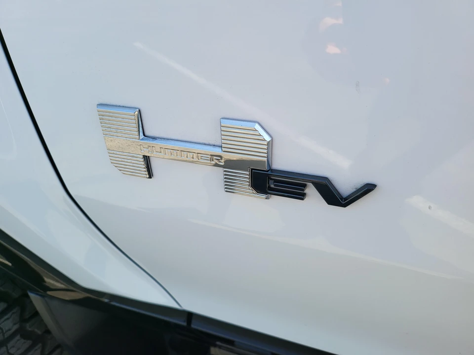 2022 GMC Hummer EV - Image 29 of 31